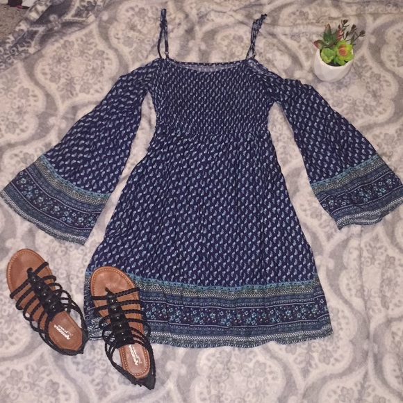 Cold shoulder summer dress by Sadie Robertson - Picture 1 of 2